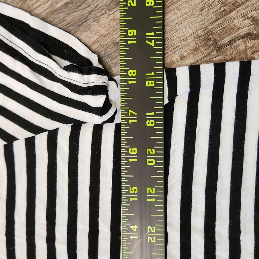Betsey Johnson Black and White Striped Tee t-shirt "Love is all we need" XL - Picture 4 of 7